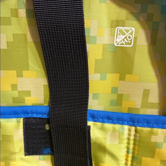 Reebok Men's Backpack in Blue and Neon Yellow - Picture 5 of 12